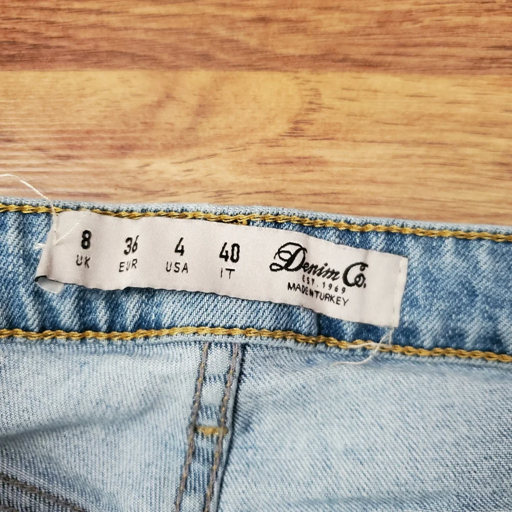 Denim&Co Cropped Jeans Size 4 Button Fly
